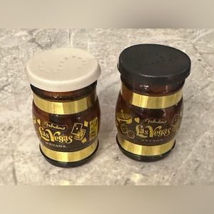 Vintage Las Vegas Souvenir Barrel Salt & Pepper Shaker Set